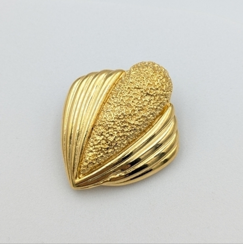 Vintage gold tone art deco signed fan scarf slide